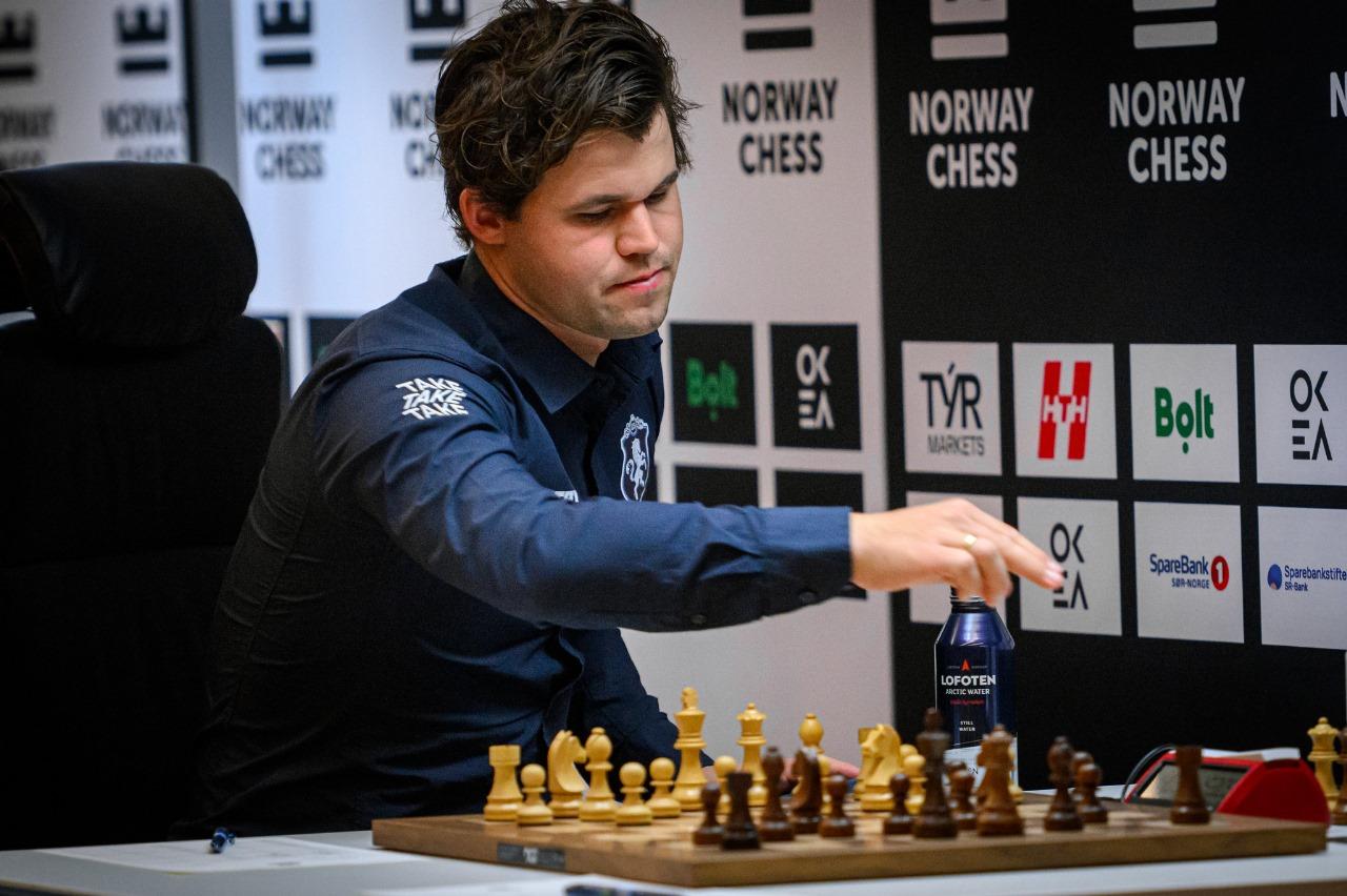 Norway Chess: Magnus Carlsen leads after round 4, Gukesh beats Caruana