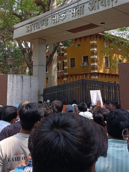 Students gherao JPSC office in Ranchi, demand release of exam results