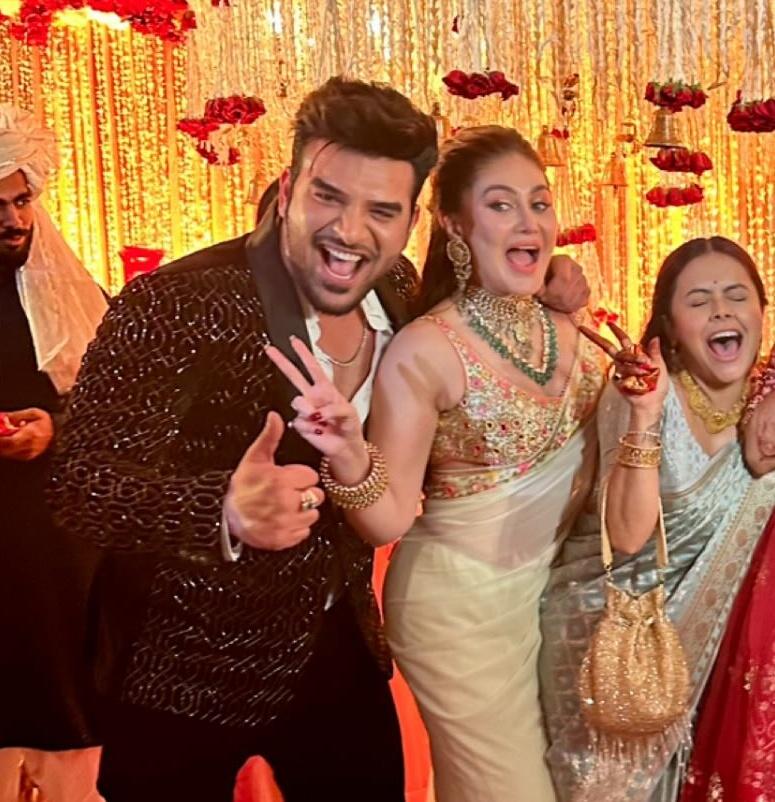 Devoleena Bhattacharjee, Rithvik Dhanjani, Madhurima Tuli grieve the loss of Shefali Jariwala