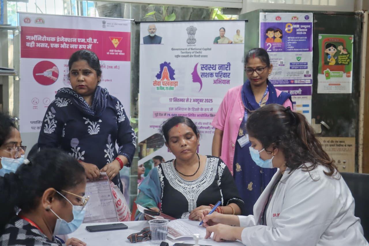 ‘Swasth Nari, Sashakt Parivar Abhiyan’ camp held at Ayushman Mandir in Delhi’s Karkardooma