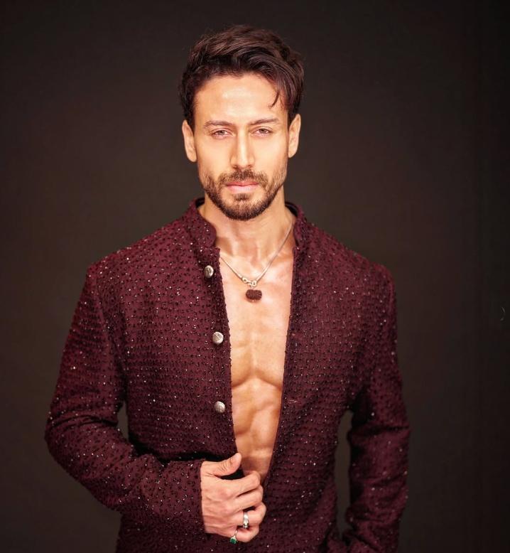 Tiger Shroff celebrates his love for action with memories in the mountains