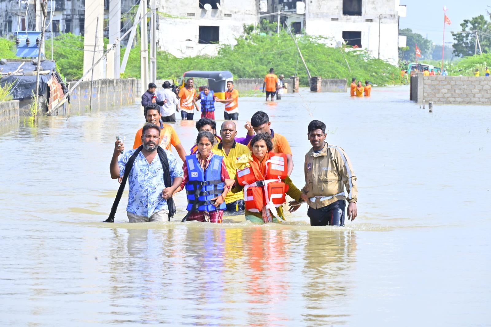 Cyclone Montha impact: Telangana's Warangal, Hanamkonda towns flooded
