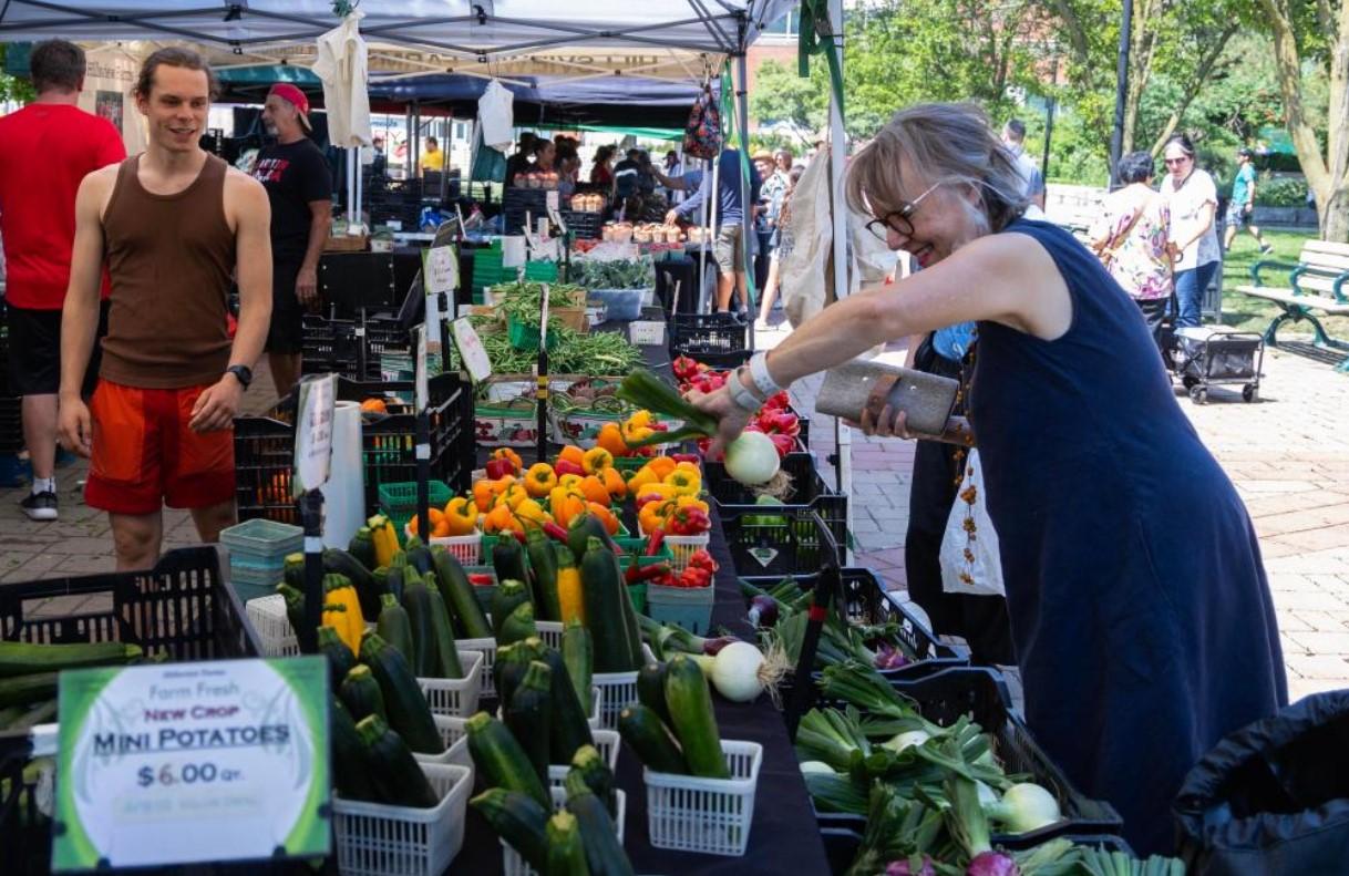 Income gap reaches record high in Canada: Statistical agency