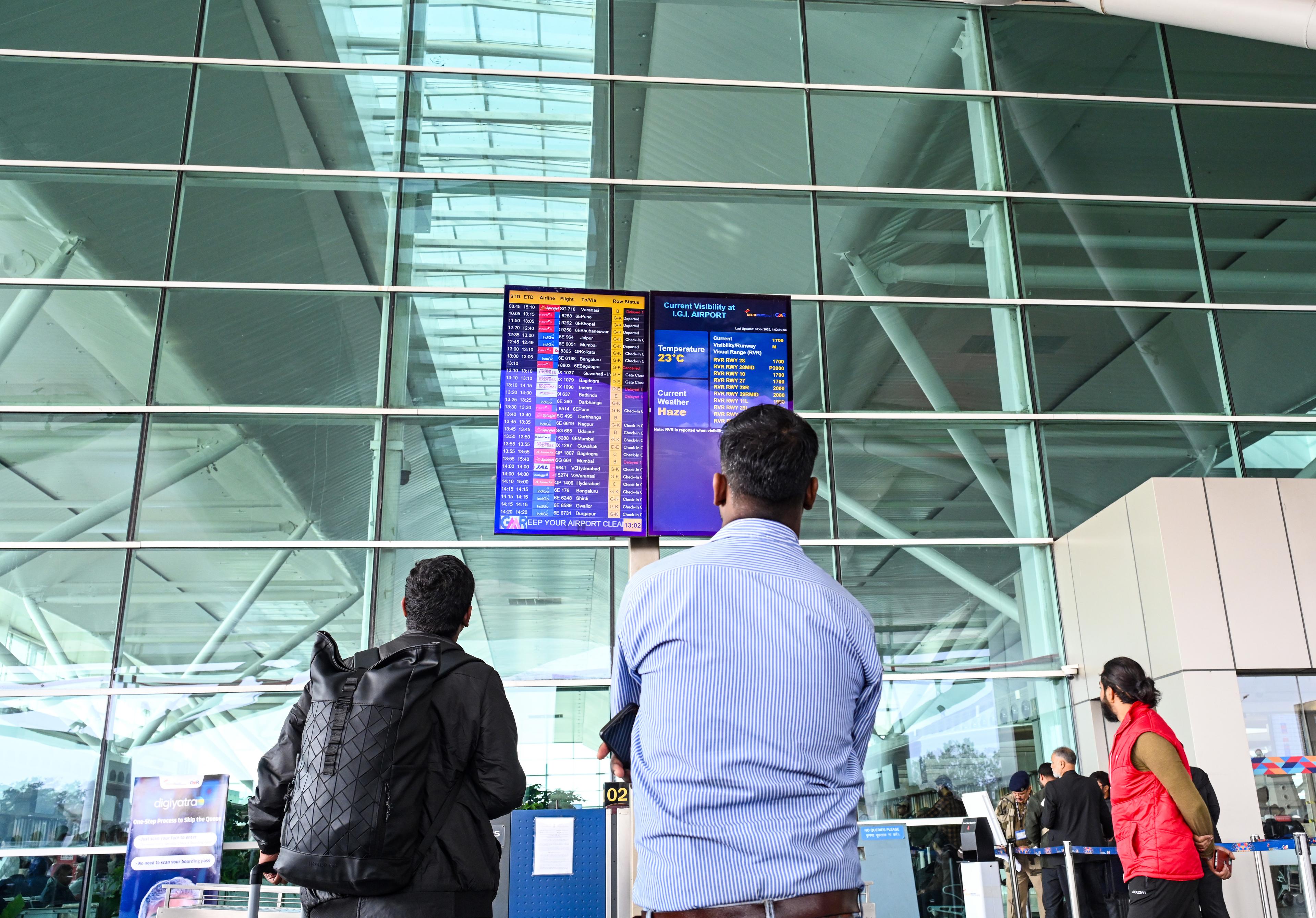 Govt suspends order mandating 60 pc free seat selection on flights