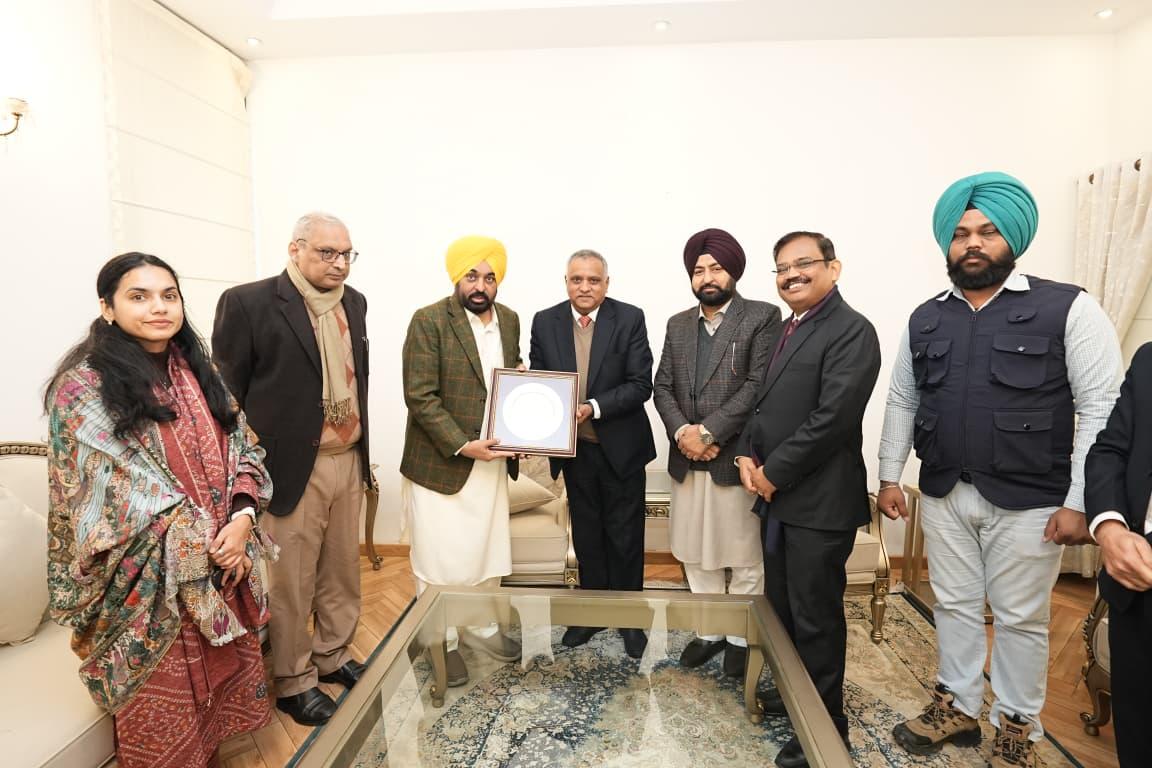 Punjab CM bats for more international flights from Mohali airport