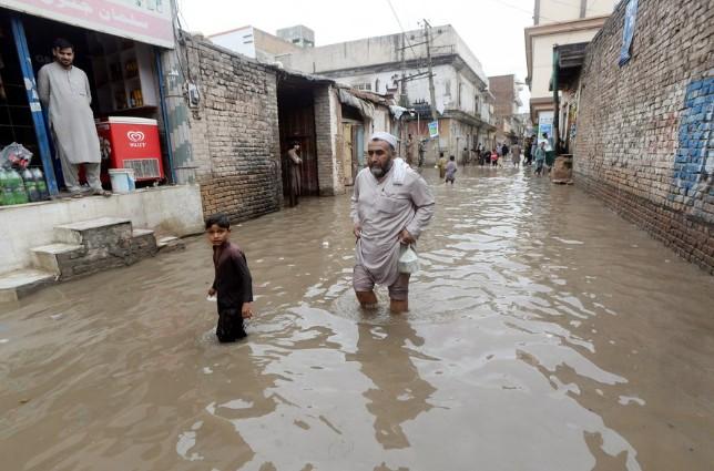 Pakistan: Failure to clean clogged drains raises public concerns during monsoon