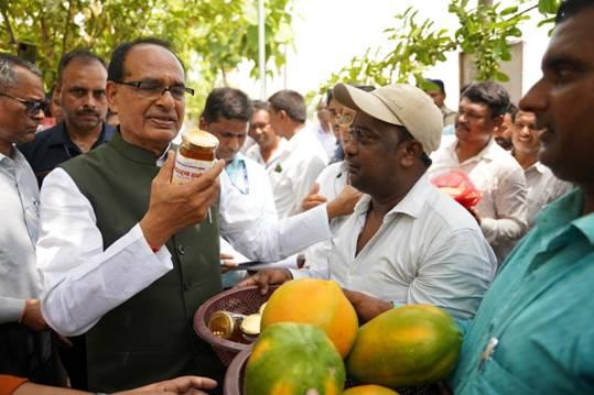 On 5th day of 'Viksit Krishi Sankalp Abhiyan', Shivraj Chouhan meets farmers of Bihar