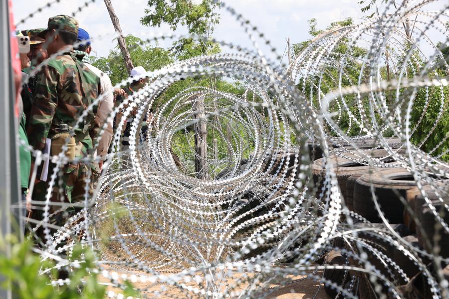 Thai, Cambodian armies hold meeting on border issues