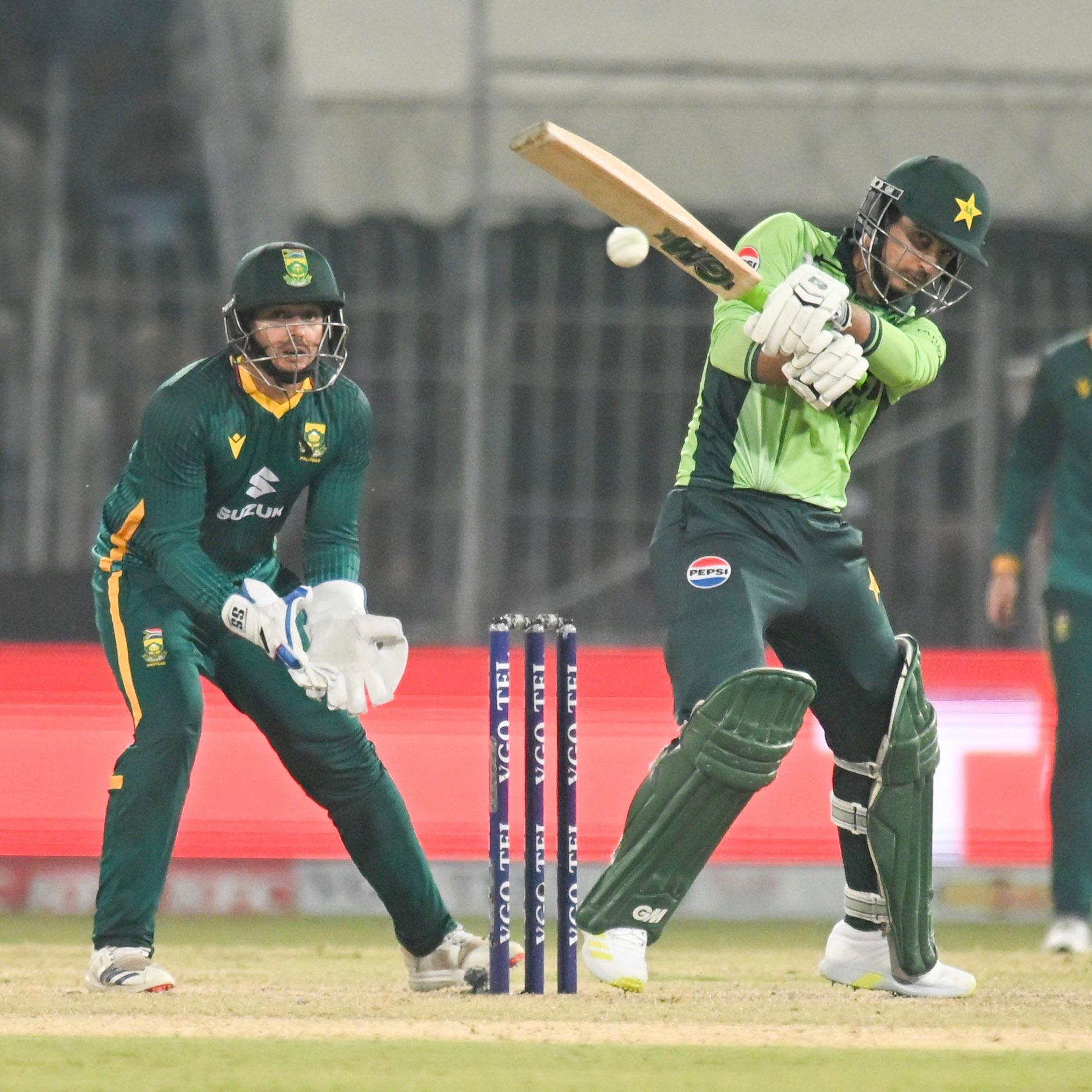 3rd ODI: Pakistan beat South Africa by seven wickets, win series