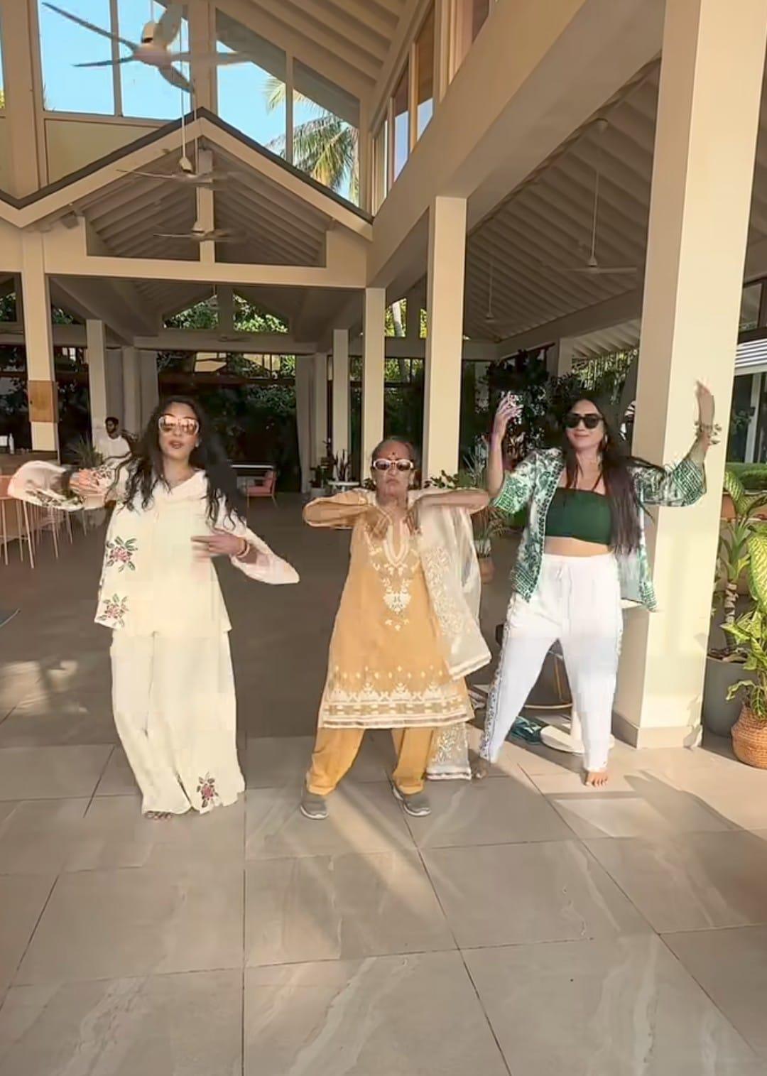 Rupali Ganguly recreates Priyanka Chopra, Bipasha Basu’s ‘Teri Dulhan Sajaoongi’