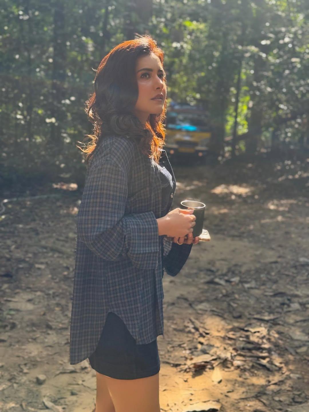 Raashii Khanna shares BTS clips of herself from the sets of Pawan Kalyan's 'Ustaad Bhagat Singh'