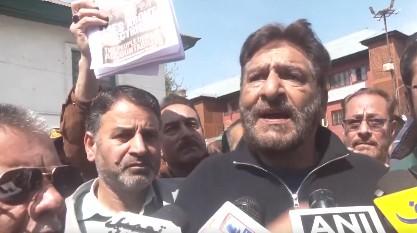 PDP stages protest over taxes, utility charges and power amnesty issue in J&K