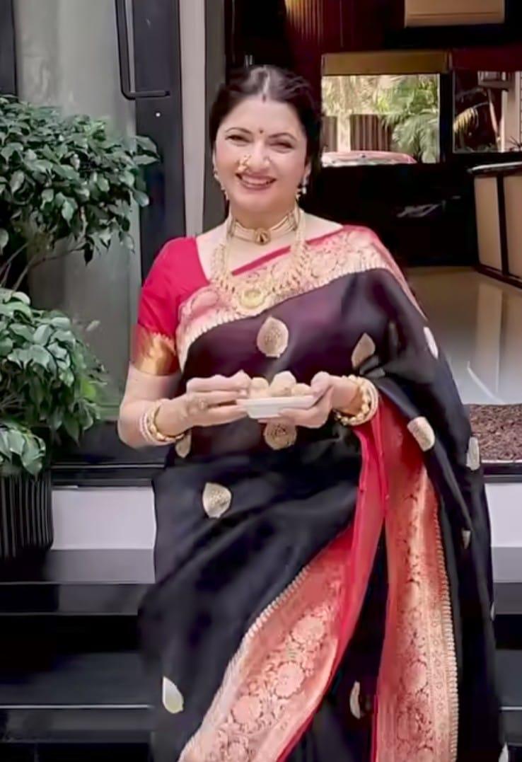 Bhagyashree teaches a healthy way of making 'tilgul' ahead of Makar Sankranti