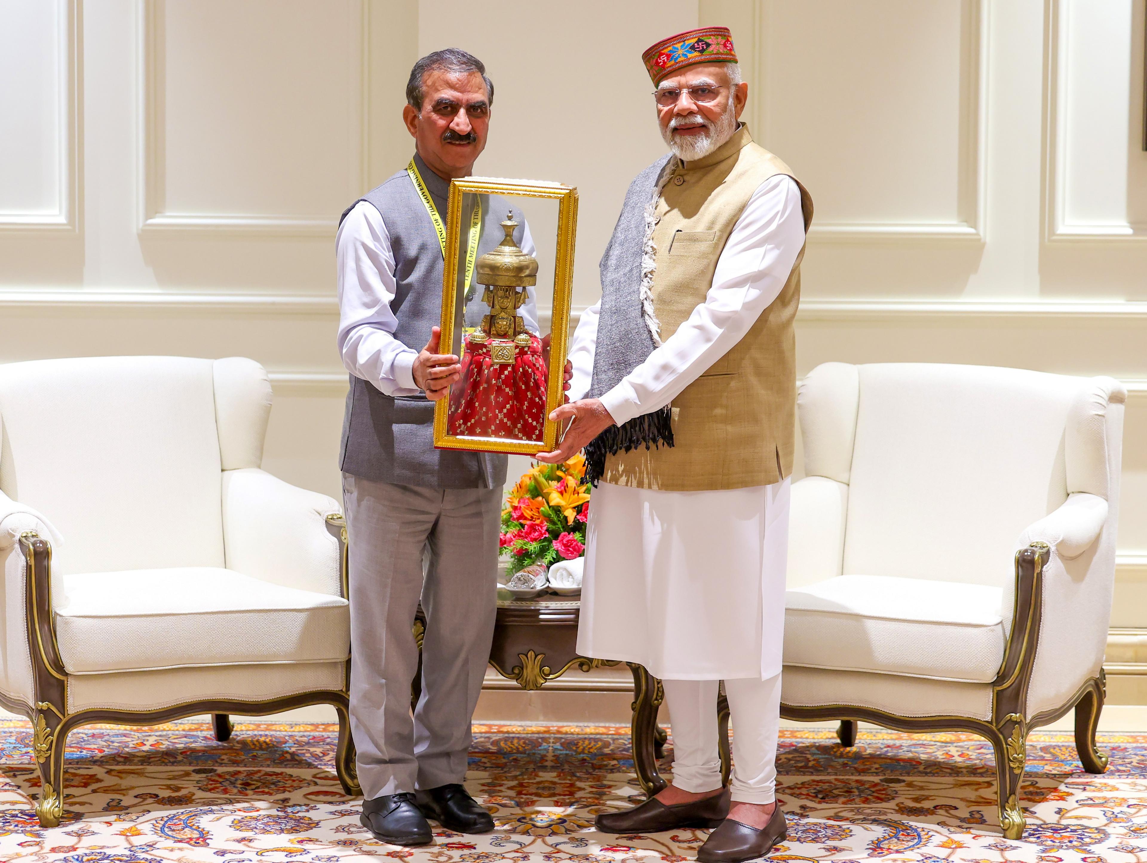 Himachal CM seeks higher allocation of funds for central schemes