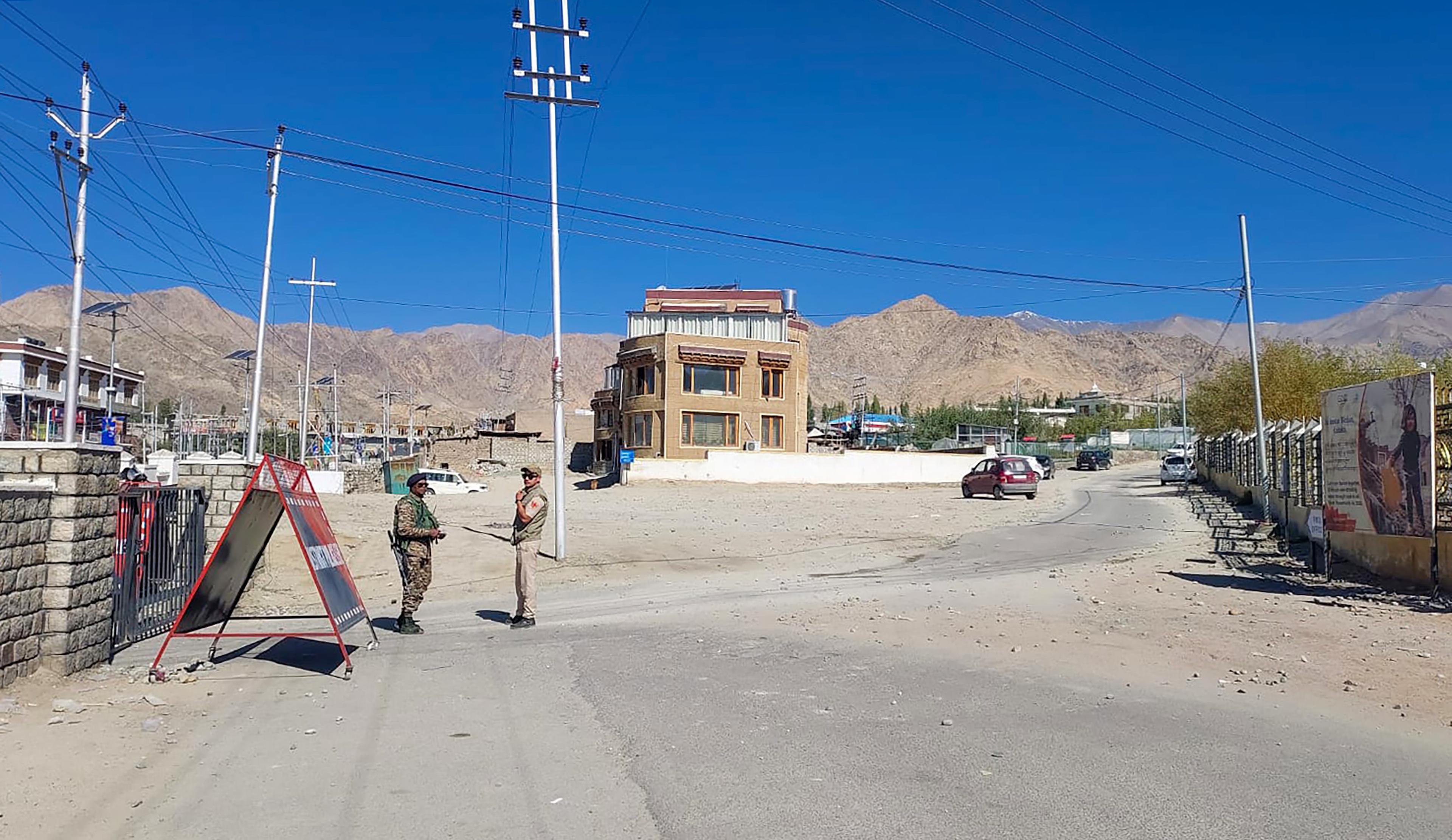 Curfew continues in Leh, Kargil; Home Ministry team meets LAD, KDA members