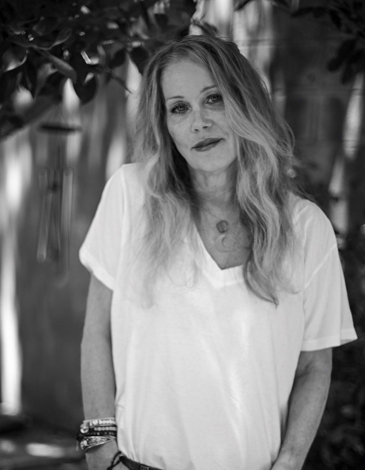 Christina Applegate says she wrote Memoir to make people feel less alone