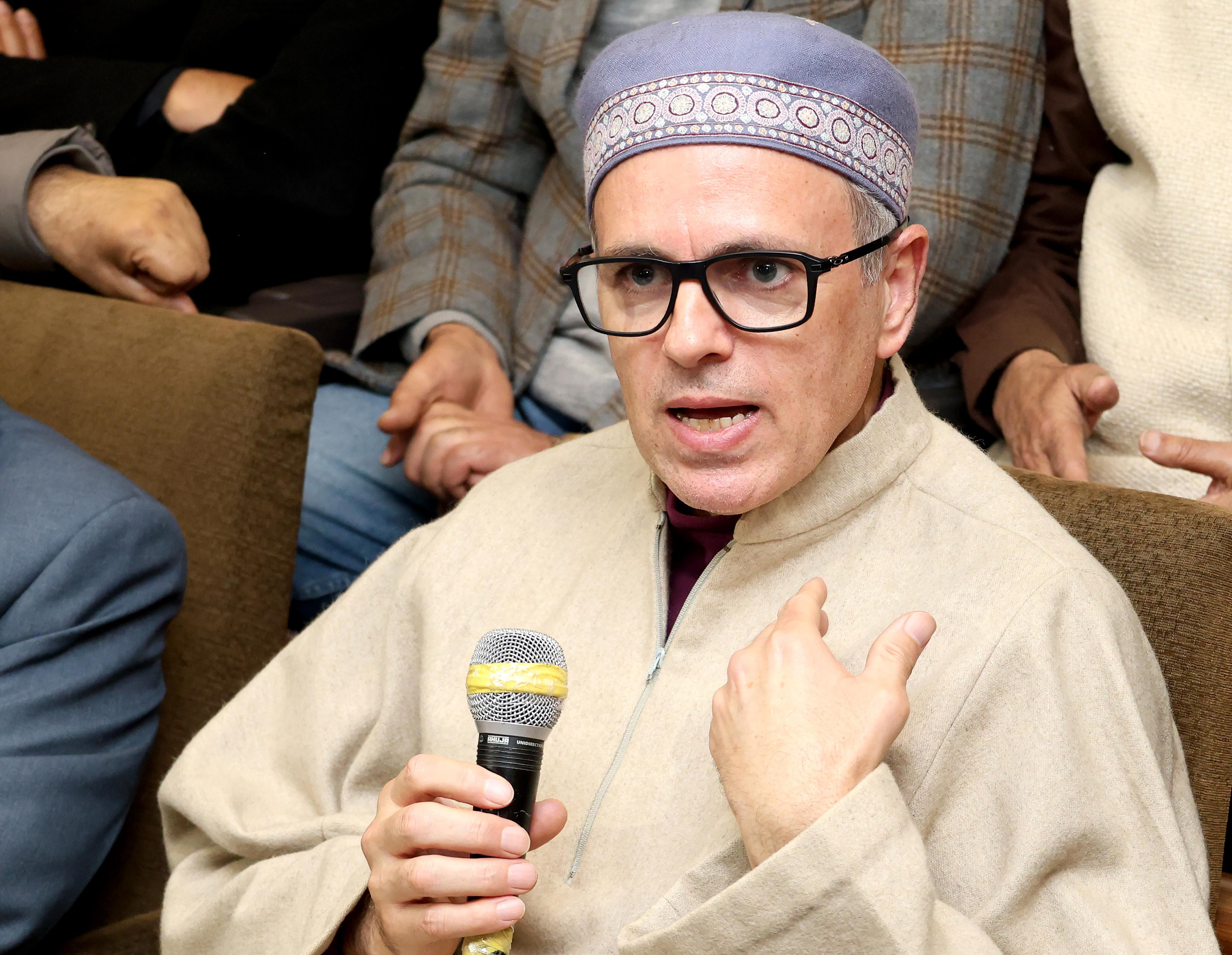 Air service disturbances: Omar Abdullah writes to PSC to postpone JKAS Exam (Lead)