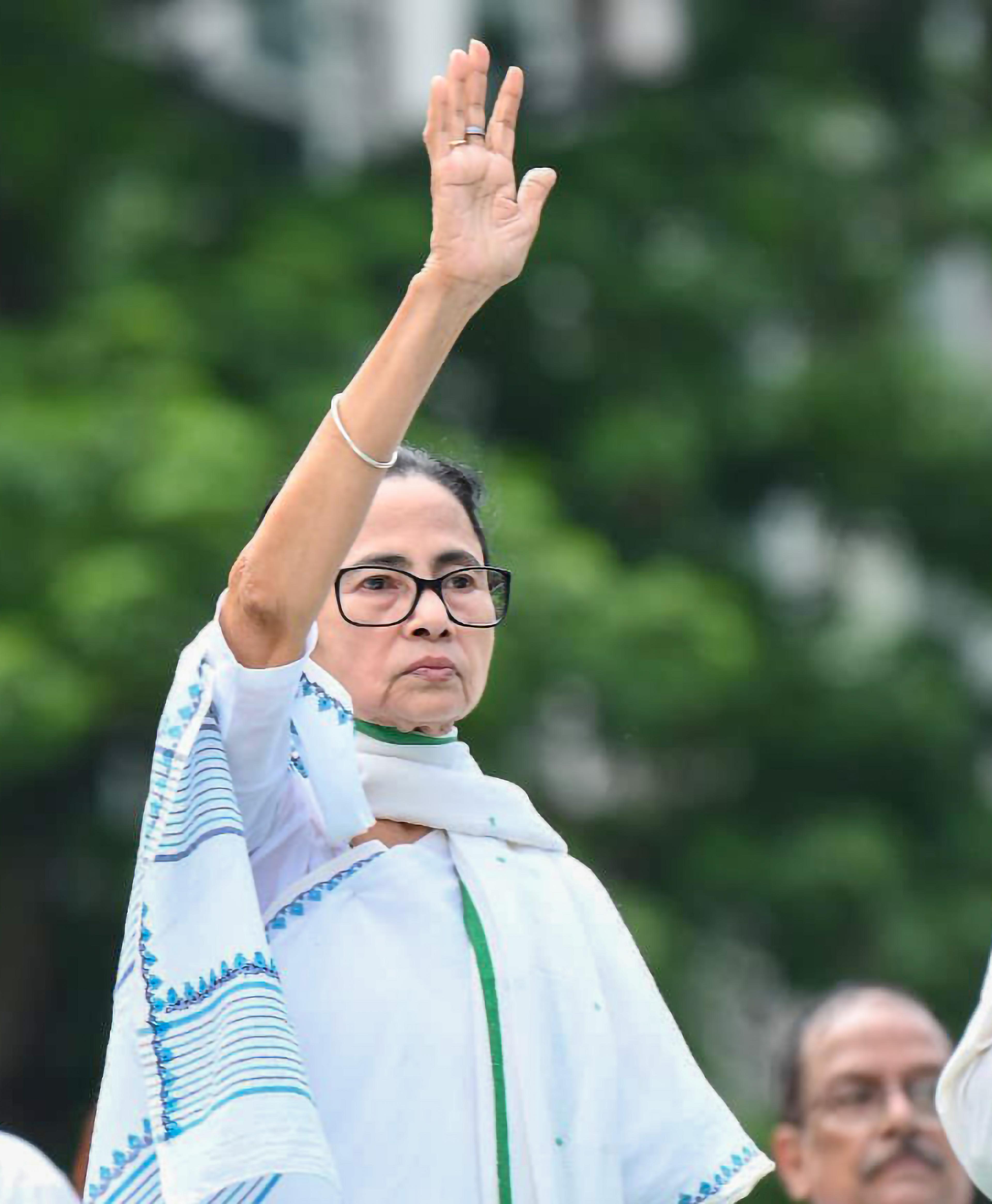 Bengal Cong leaders cautious over Mamata Banerjee's silent message from Martyrs’ Day rally