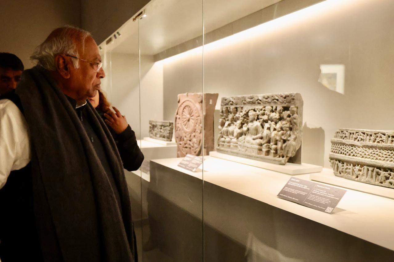 Kharge calls Lord Buddha relics exposition a timeless reminder of peace, compassion and wisdom