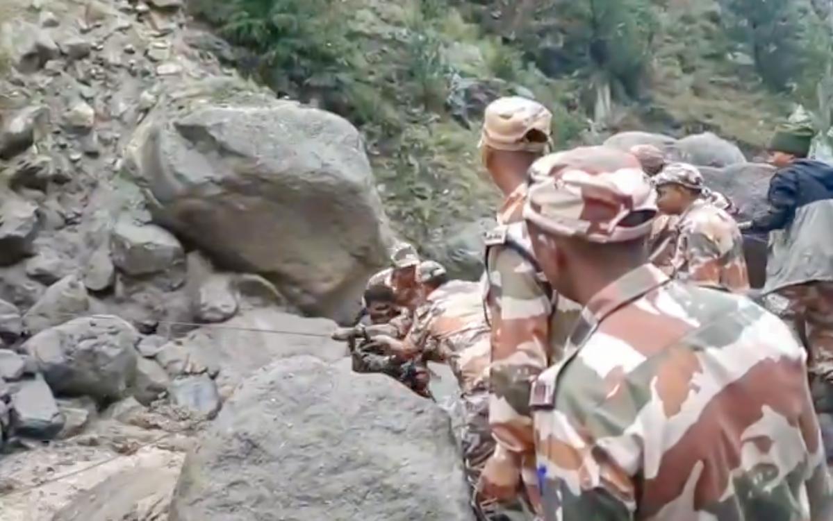 ITBP rescues 413 Kinnaur Kailash devotees in Himachal (Ld)