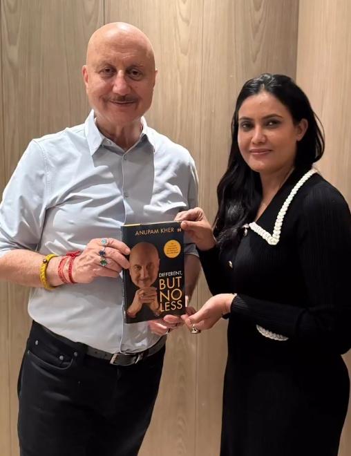 Anupam Kher feels honoured to meet Indian Army’s Colonel Sofiya Qureshi, presents her with a special gift