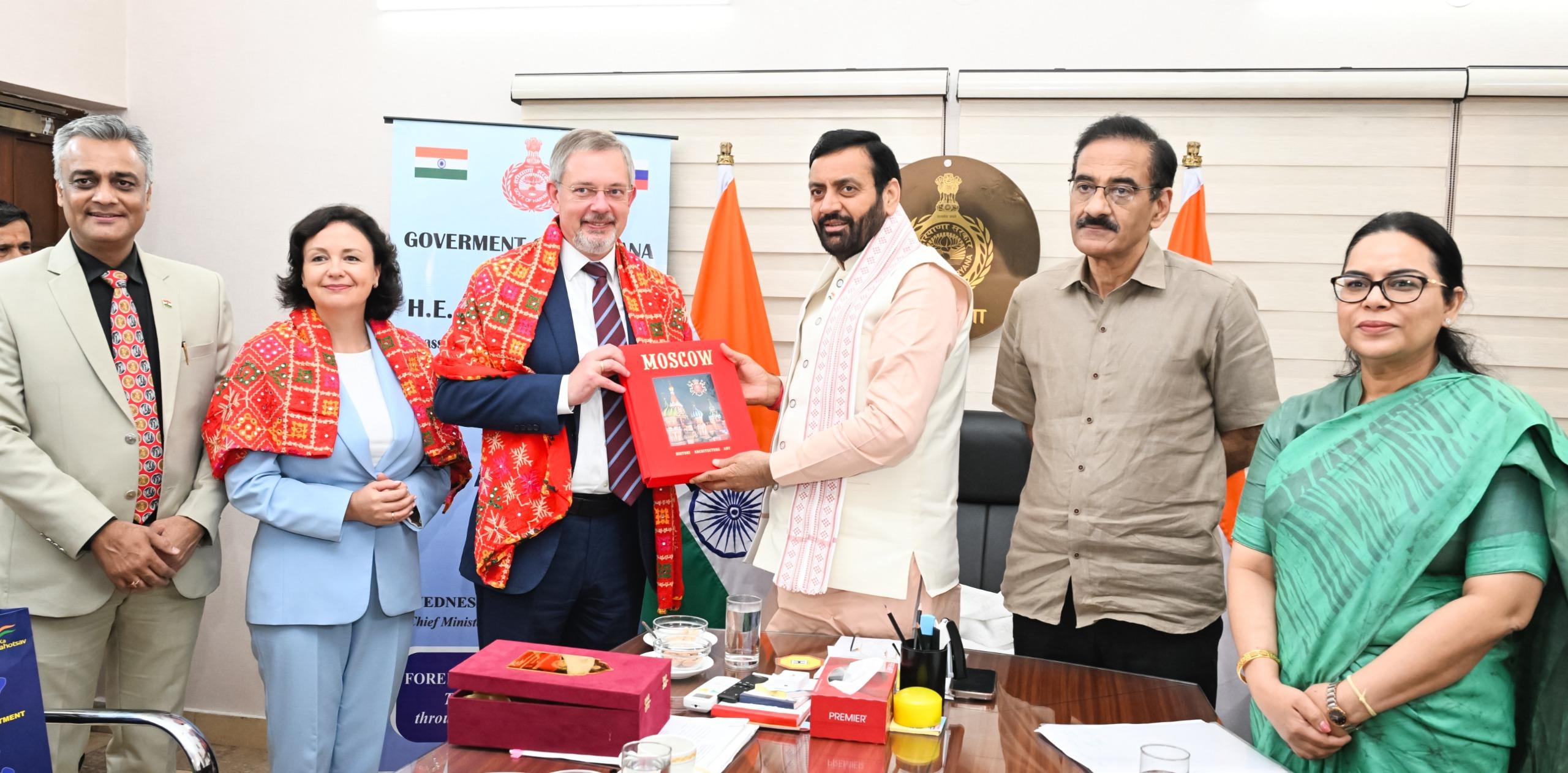Haryana CM, Russian envoy talks on bilateral relations