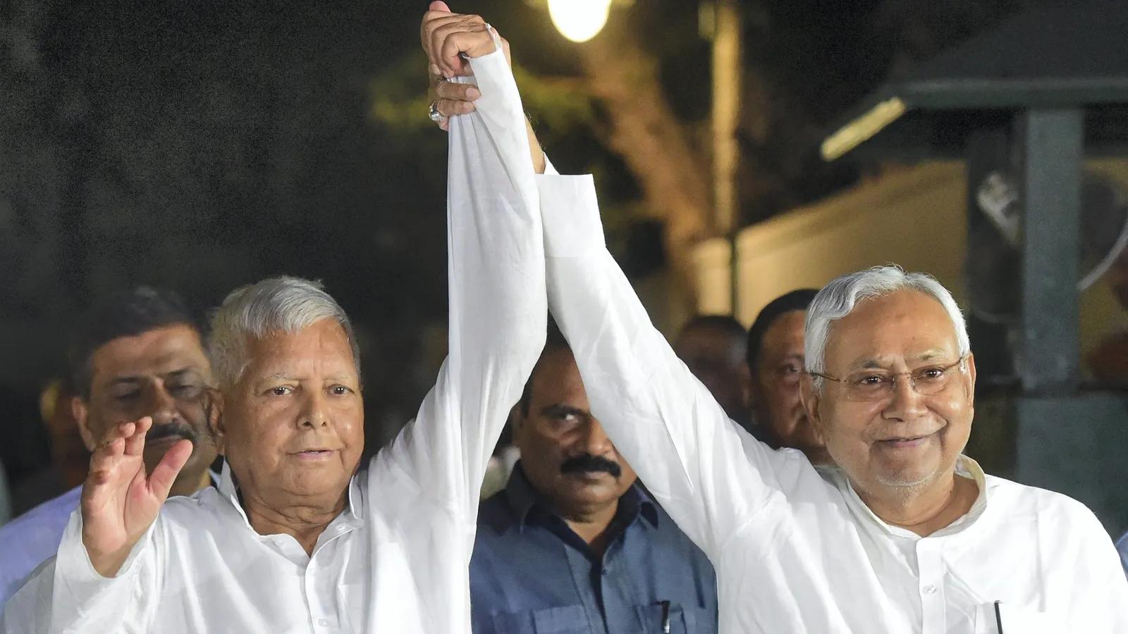 Nitish talks politics with Lalu in Delhi