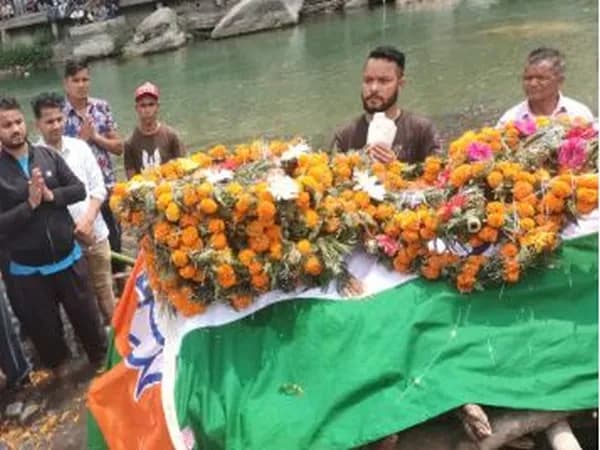 CM Dhami Attends Final Rites Of Minister Chandan Ram Das In Bageshwar