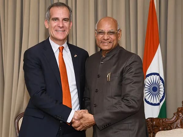 US Ambassador to India Eric Garcetti meets Maharashtra Governor 