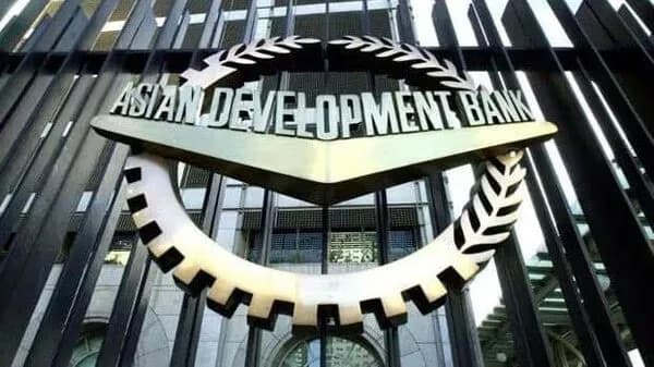  Asian Development Bank 