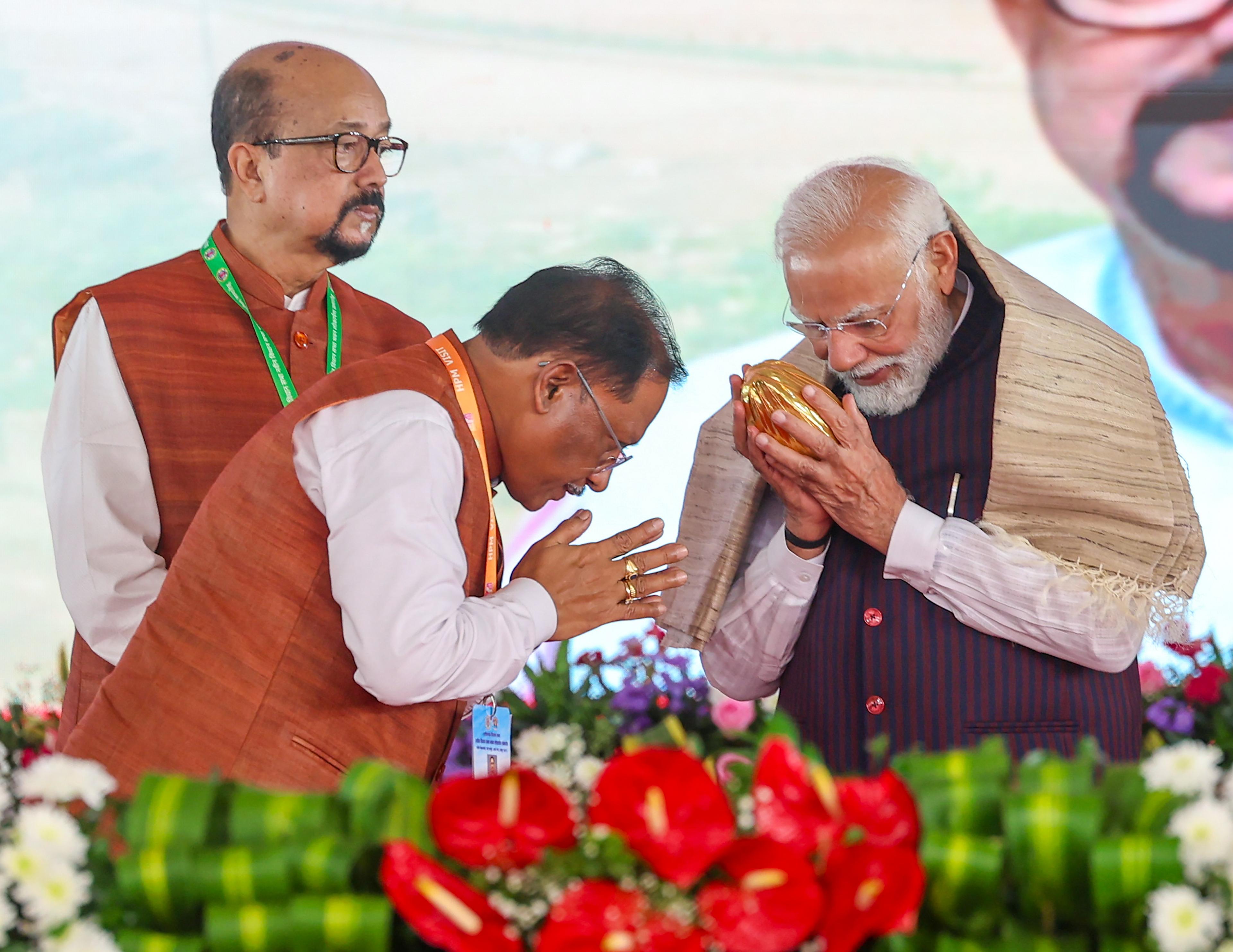 PM Modi wishes CM Sai on birthday, hails efforts to boost Chhattisgarh's progress