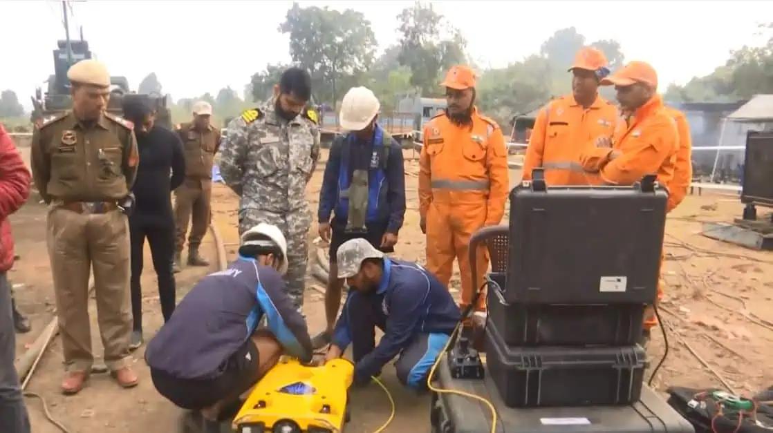 Sonar Equipment Aids Ongoing Rescue