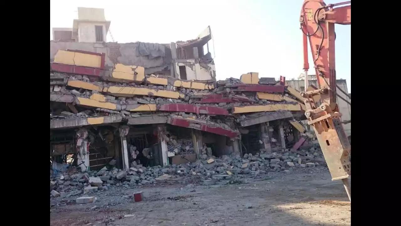 Vasai Virar Municipal Corporation Demolishes