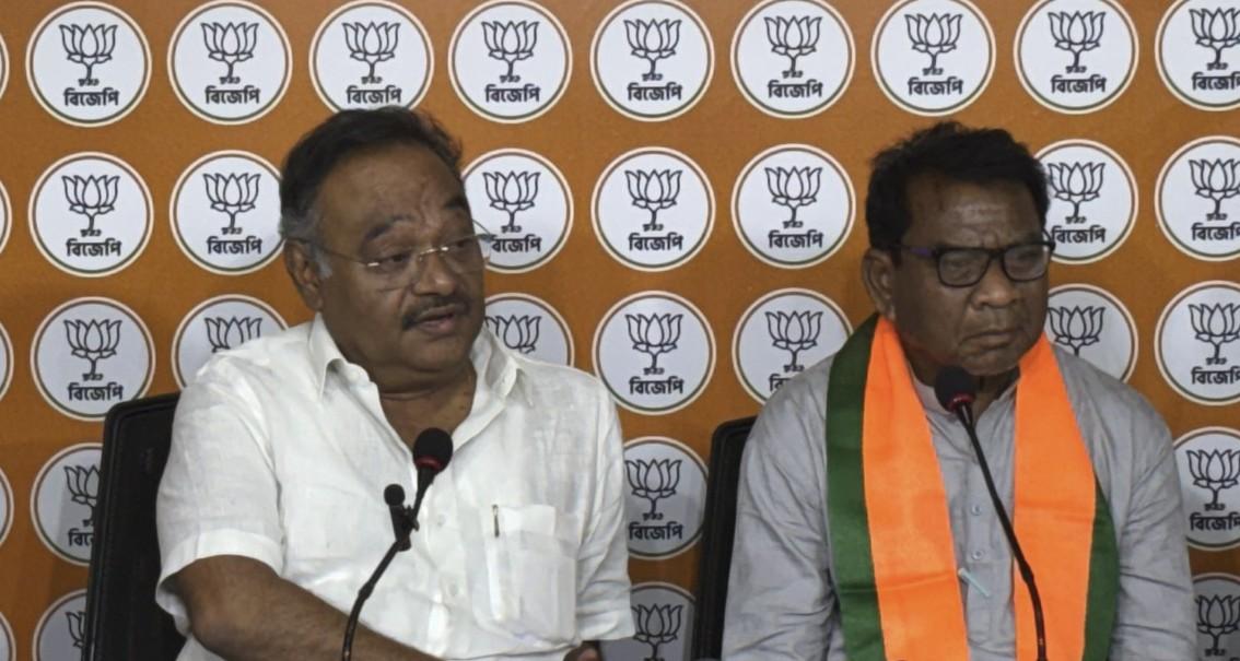 Bengal: Kolendranath Mandi joins BJP ahead of polls