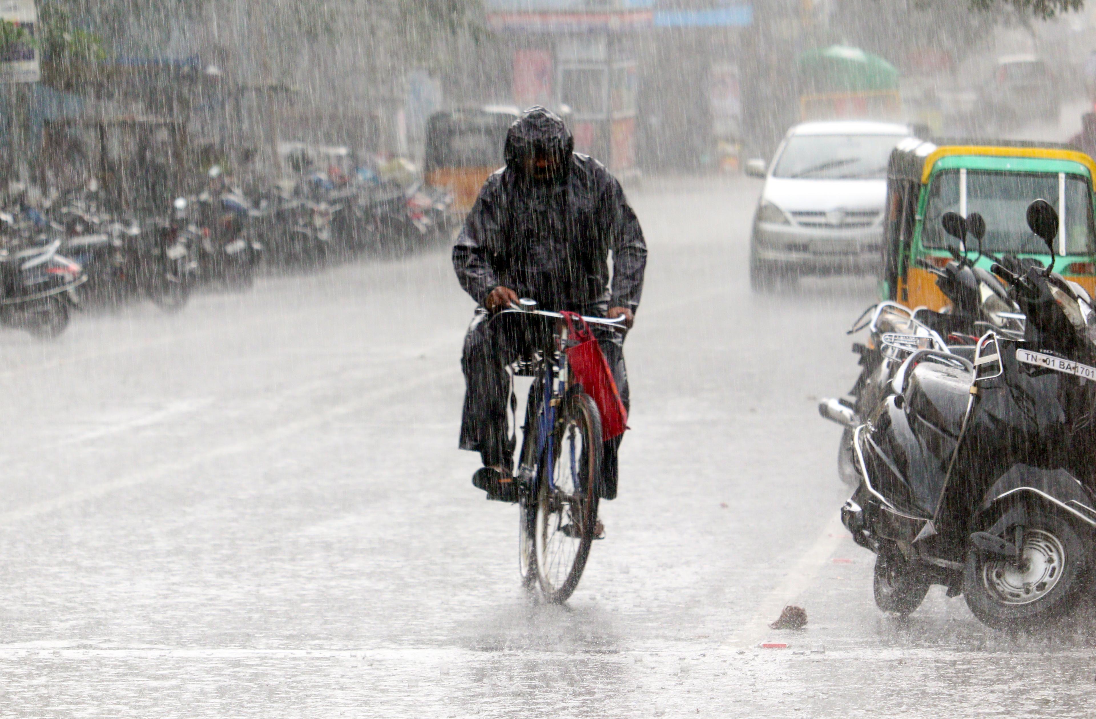 Forecast of intermittent spells of rain in TN eight districts