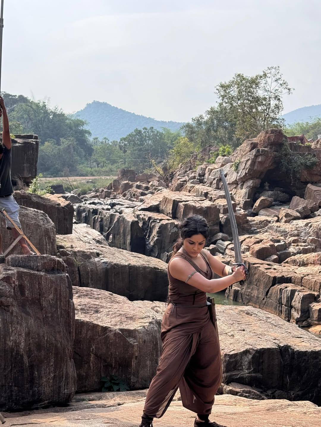 Samyuktha was on a rope for two days to perform a risky stunt in 'Swayambhu': Director Bharat Krishnamachari (IANS Exclusive)