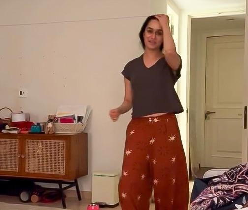 Shraddha Kapoor answers like a boss as netizen comments on her messy room: Dil saaf hona chahiye