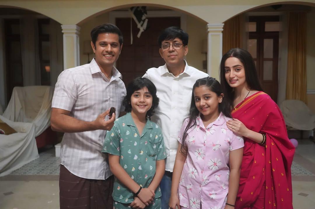 Neil Bhatt’s ‘Mr. & Mrs. Parshuram’ hits 100 episodes, Shambhavi Singh says ‘heart’s filled with gratitude’