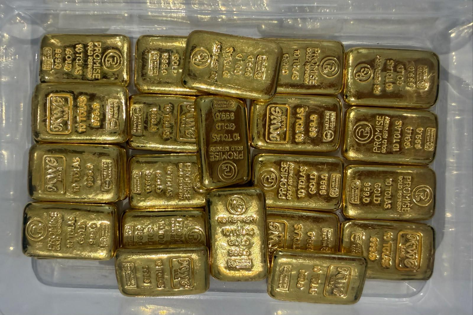 Gold worth Rs 4.26 crore seized from IndiGo aircraft arriving from Dubai at Ahmedabad Airport