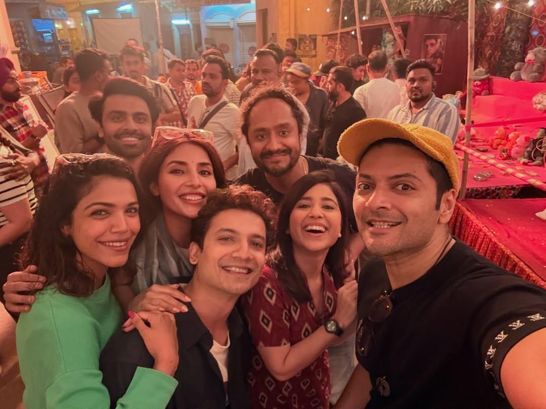 Team celebrates as it's a wrap for 'Mirzapur - The Film'