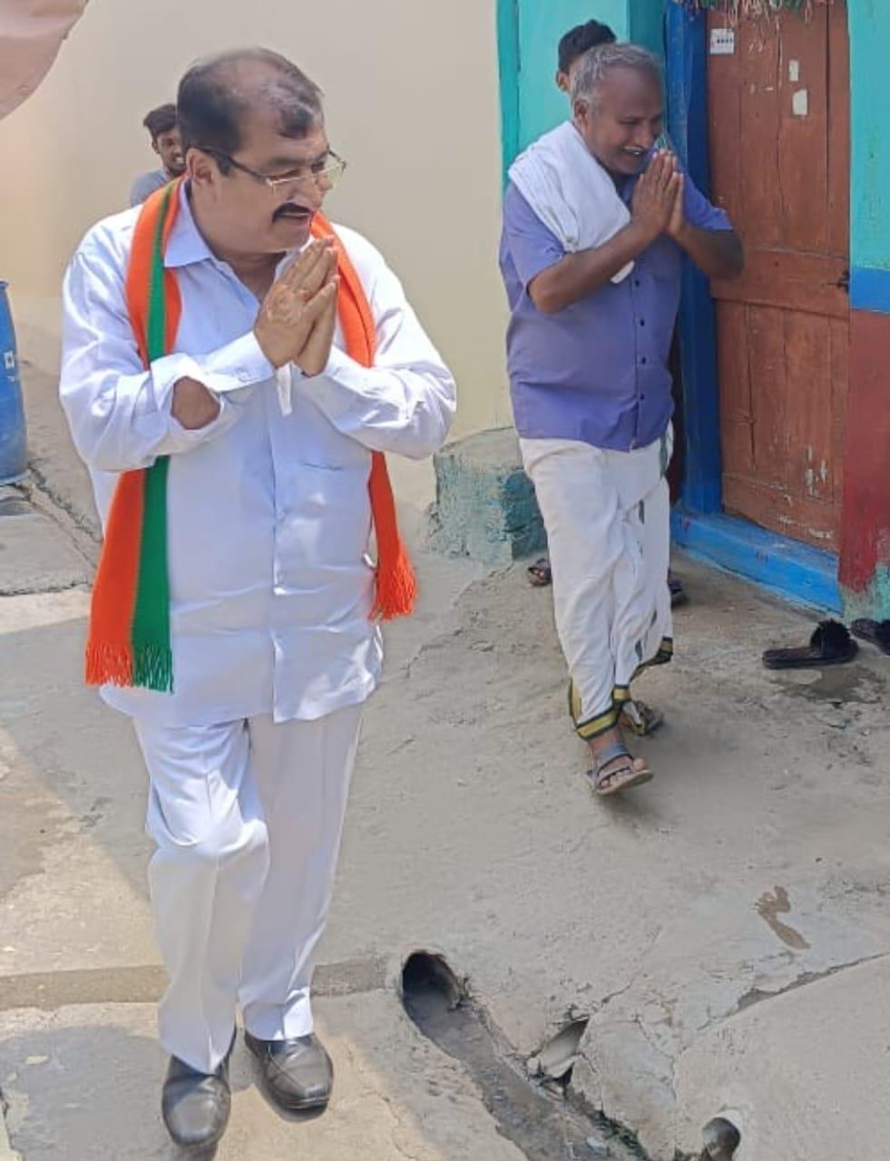 SP acts like pet dog of Cong leaders: Remark lands K'taka BJP MLA in trouble; cops call him for questioning