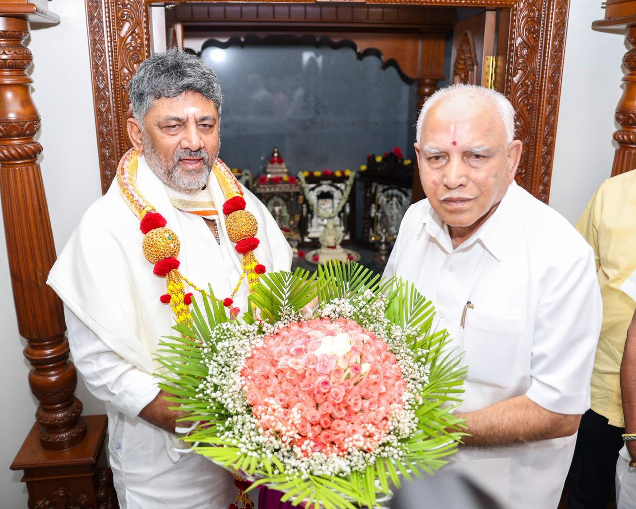 Ahead of oath-taking, Shivakumar meets Siddaramaiah, Yediyurappa