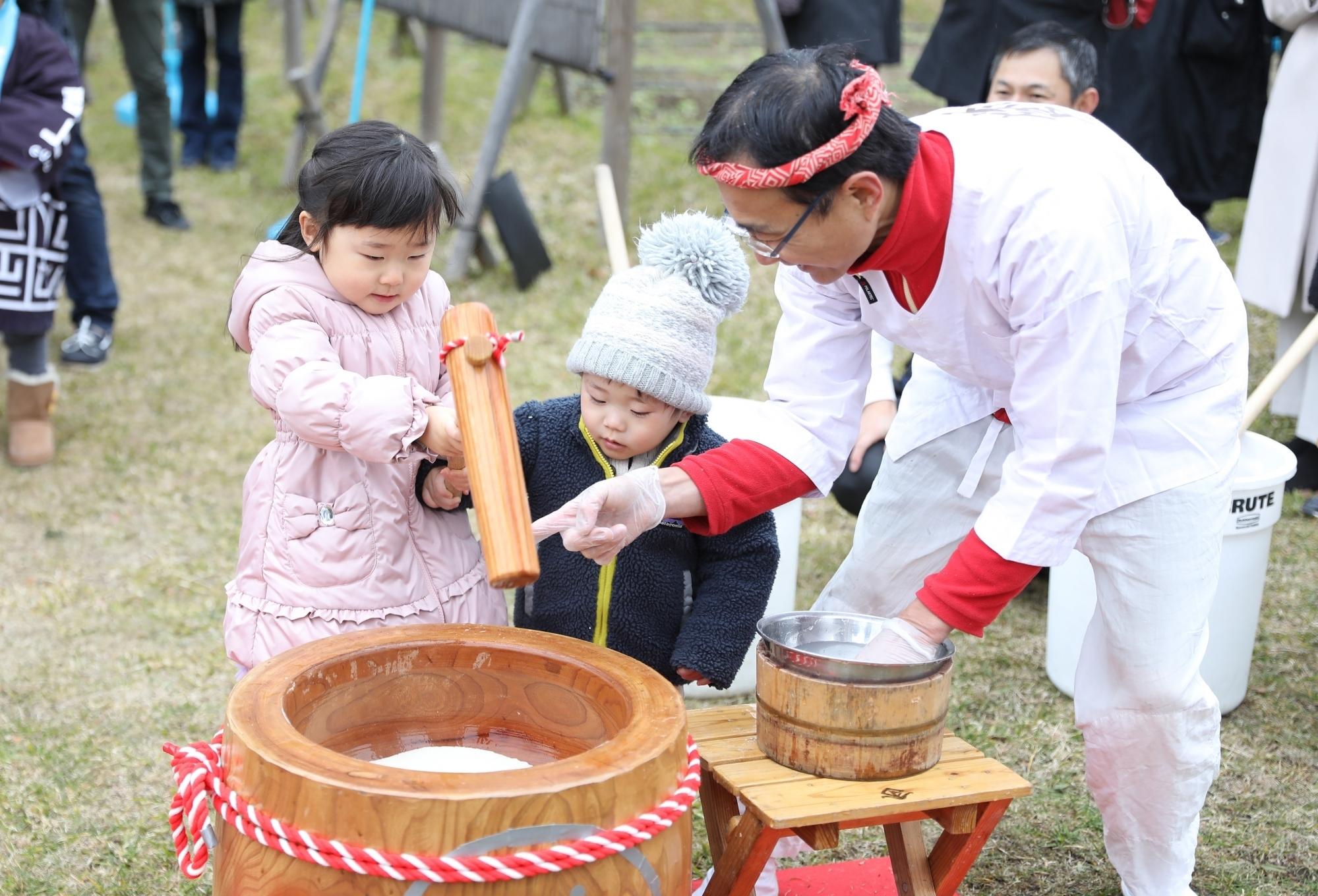 Japan's child population declines for 45th straight year