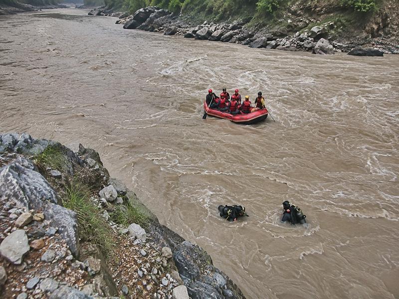 SDRF steps up river search as three of Jaisalmer family remain untraced