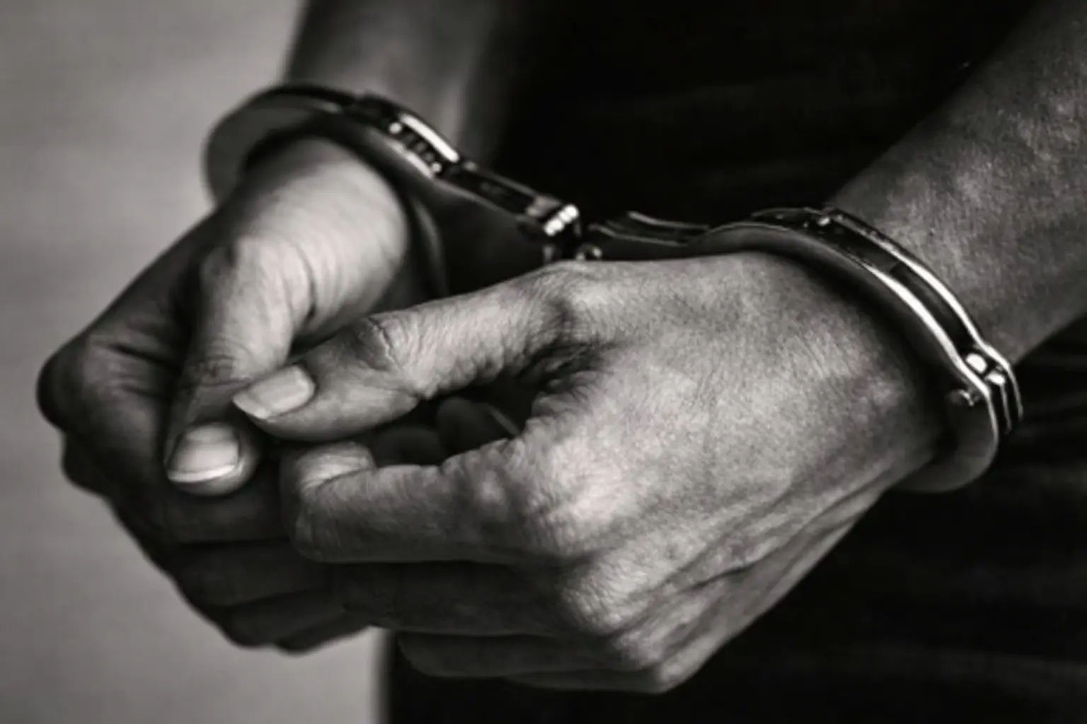 Delhi liquor shop heist: Robbers fire at staff, stab another; cops track them down in 24 hours