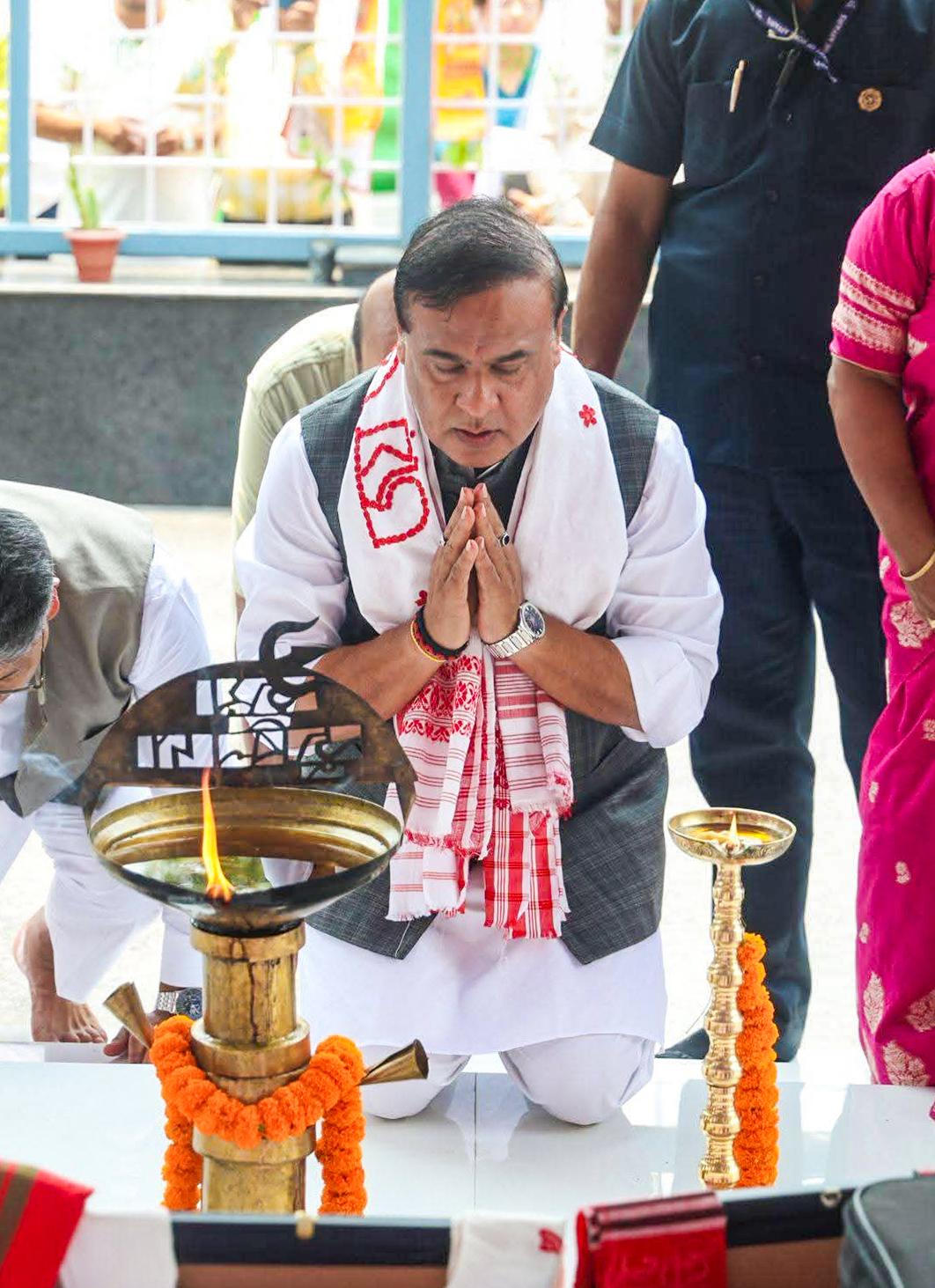 Miss You Zubeen’: Himanta Sarma remembers Assam’s beloved singer on first death anniversary></p><p>Guwahati, Sep 19 (IANS) Assam Chief Minister Himanta Biswa Sarma on Saturday remembered legendary singer and music icon Zubeen Garg on his first death anniversary, sharing two photographs with the artiste on social media and writing, “Miss you Zubeen.”<p>Sarma shared the photographs on his personal X account as Assam observed the first death anniversary of Garg, whose death in September 2025 left fans and admirers across the state mourning the loss of one of its most celebrated cultural figures.</p><p>The Assamese music icon Zubeen Garg, died on September 19 last year while swimming near Lazarus Island in Singapore, a day before he was scheduled to perform at an event organised under the North East International Festival (NEIF).</p><p>The three-day Zubeen Divas began at Zubeen Kshetra in Sonapur, where the singer’s final resting place is located. The memorial venue has been decorated with flowers and fresh gamosas, with thousands of admirers expected to visit the site to pay their respects and participate in commemorative programmes.</p><p>The observance commenced on Thursday morning with a prayer, followed by a naam-prasanga scheduled for the afternoon.</p><p>Cultural programmes have been planned for the second day, while the concluding day will feature Bhagawat recitation and Bhaona, reflecting Assam’s rich cultural and spiritual traditions.</p><p>The Assam government has extended support for arrangements at the memorial site to facilitate the participation of visitors and manage the anticipated crowds during the three-day programme.</p><p>Organisers have appealed to devotees, fans and visitors to maintain discipline and participate peacefully throughout the observance.</p><p>The appeal comes as a large number of people are expected to gather at Zubeen Kshetra to commemorate the artiste’s contribution to Assam’s cultural identity.</p><p>Popularly known among his admirers as
