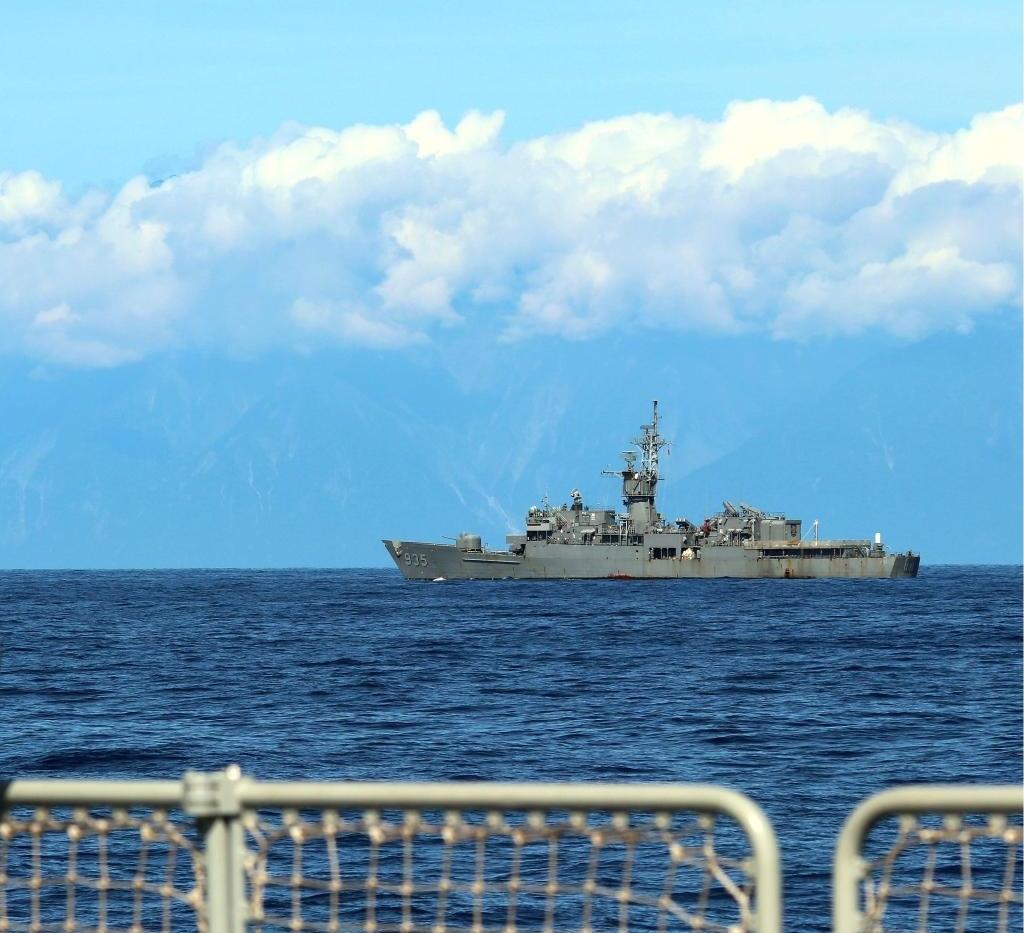 Taiwan spots 12 Chinese aircrafts, 7 naval vessels near its territory