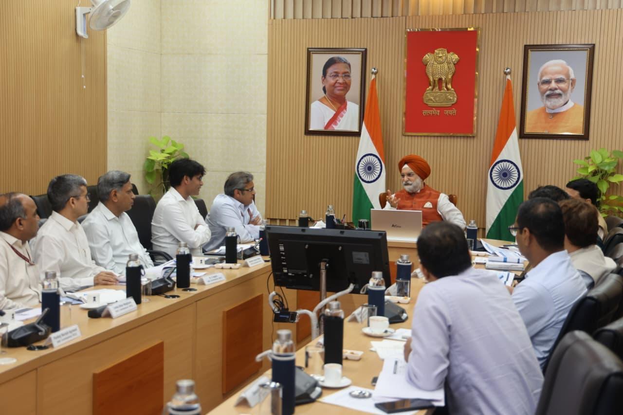 Delhi L-G chairs high-level MCD meet, discusses structural safety, monsoon prep